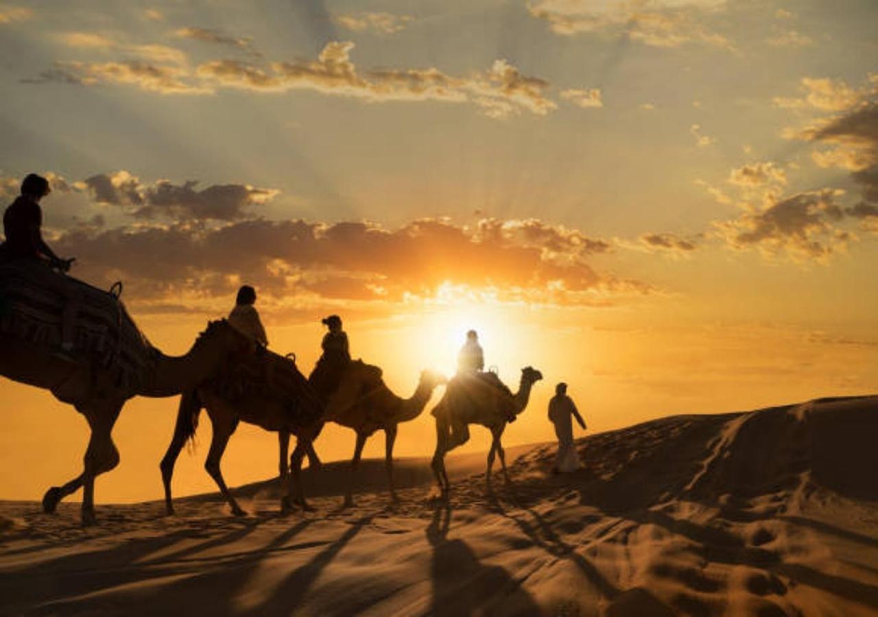 Desert Glamping Experience 메르주가 외부 사진