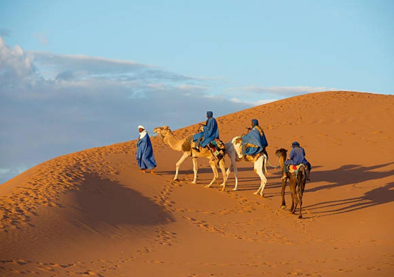 Desert Glamping Experience 메르주가 외부 사진